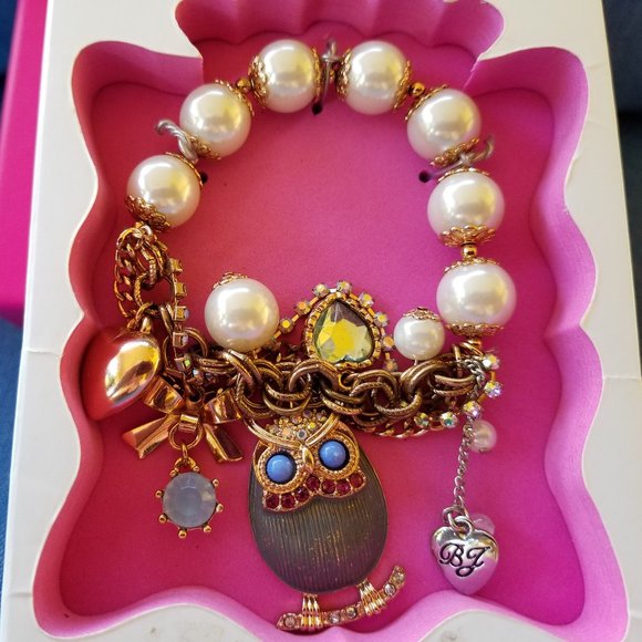 🦉Betsey Johnson Owl Half-Stretch Charm Bracelet - NWT - Picture 1 of 3